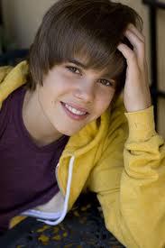 Daudzi grib viņam līdzināties... Autors: Mmiezis Kāpēc daudzi ņirgājas par Justinu Bieberu?