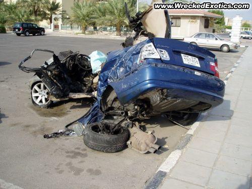 2003g BMW 325 Autors: Fosilija Pāris avārijas Kuveitā