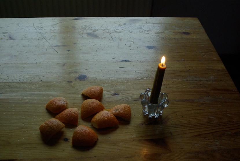 Aizdedzinām sveci ar... Autors: aģents 007 Ko var izdarīt ar apelsīna mizām