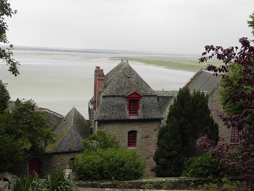  Autors: Fosilija Mont St. Michel