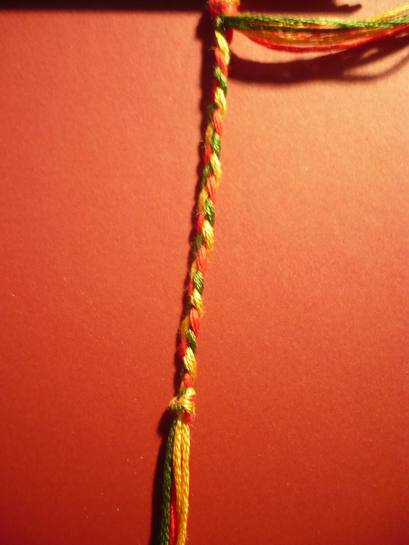  un pinam bizīti Autors: Fosilija Friendship Bracelets:Kā uztaisīt thin multicolor bands?