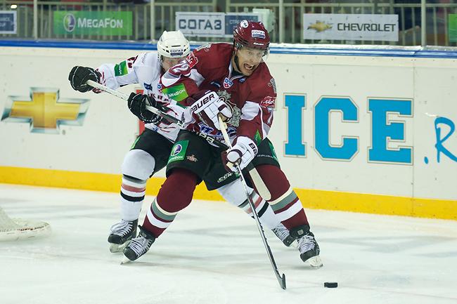  Ville Nieminen cīnās par ripu... Autors: ak34 Sporta bildes 2011