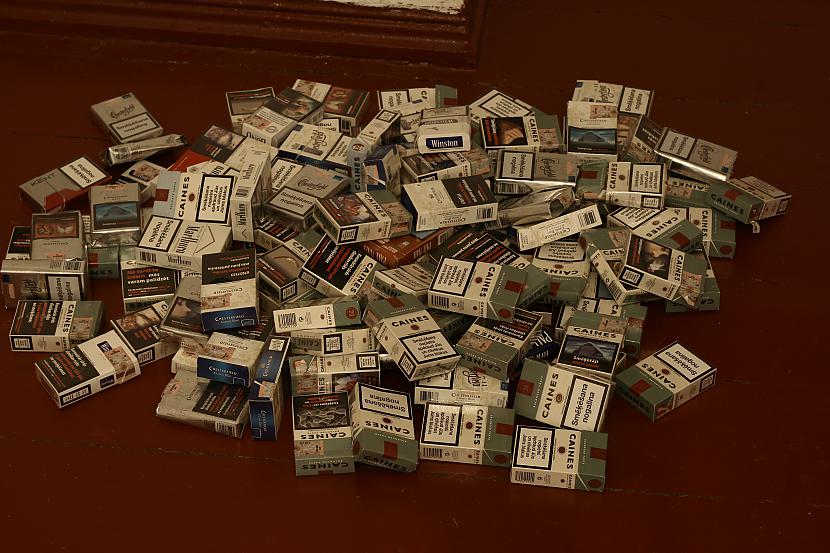 Izgāzu visu uz grīdas Autors: SinagogenBombardiren 6 mēnešu laikā izpīpētās cigaretes