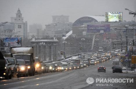Ceturdienas rītā sniega kārta... Autors: PhantomMadness Sniegavētra Maskavā!