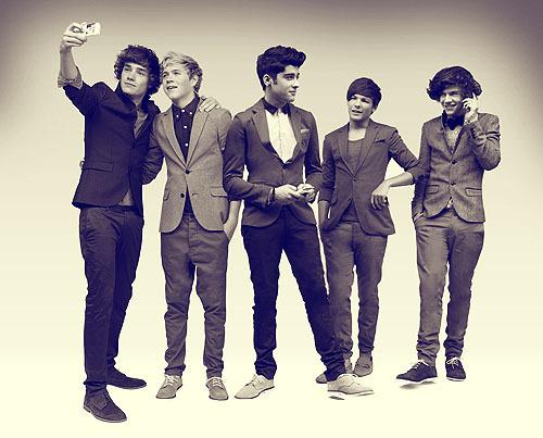 Cardboard cutouts of boys are... Autors: vanilla19 50 FAKTI par One Direction