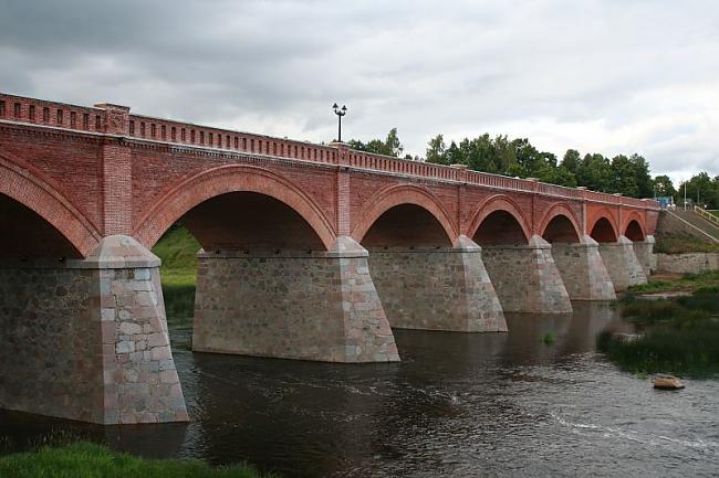 Senais ķieģeļu tilts pār Ventu... Autors: jaunaisgads Kuldīga