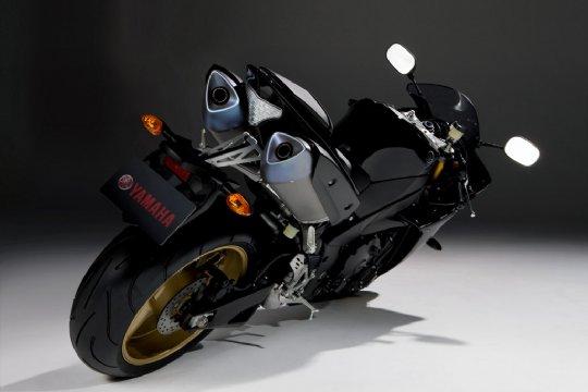  Autors: kartonz Yamaha YZF-R1 2009