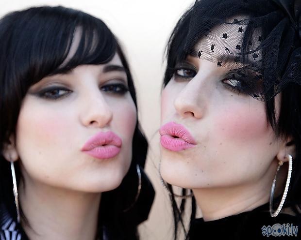  Autors: Stuffy The Veronicas.