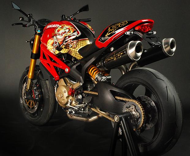  Autors: kartonz Christian Audigier Ducati Monster