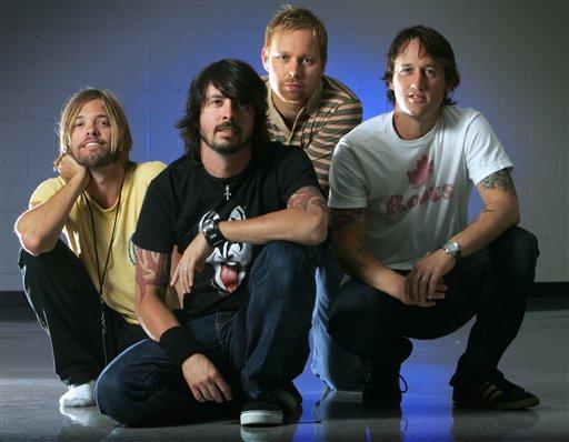 10 Foo Fightersgrupas solists... Autors: kniipa10 Daži mūziķi ir izvēlīgi..
