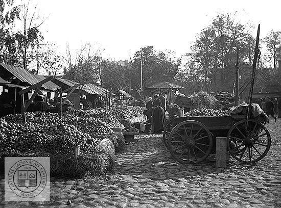 Ābolu tirgus Jēkaba laukumā 20... Autors: Fosilija Pagājušo gadsimtu Rīgas foto