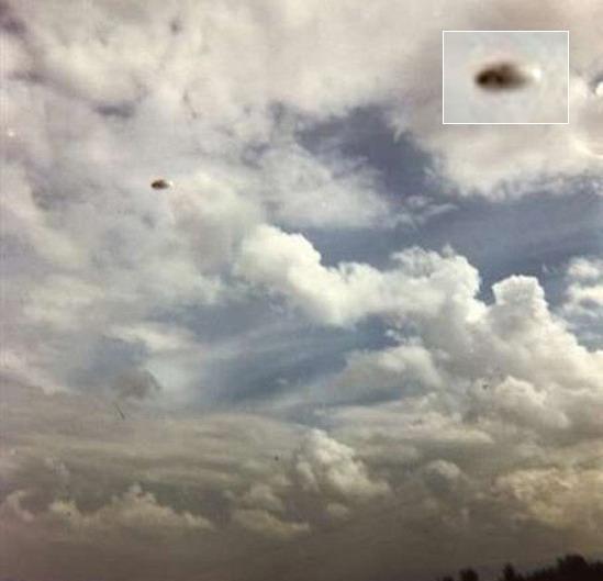  Autors: posts UFO Photographs 1910-2008