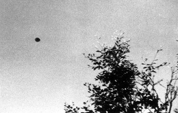 July 18 1952    Lac Chauvet... Autors: posts UFO Photographs 1910-2008