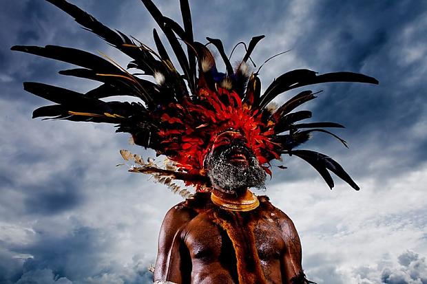 Šādi ģērbjas cilts vecie uz... Autors: BrikuLis Papua cilts.