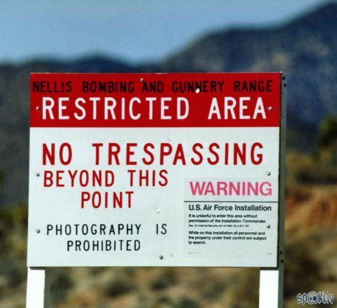 Atkal brīdinājuma zīmes un tie... Autors: wurstbrot Area 51  trespassers will be shot