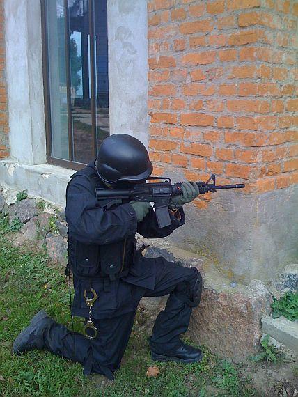airsoft spēlētājs Autors: airsoft Airsoft Ziemā