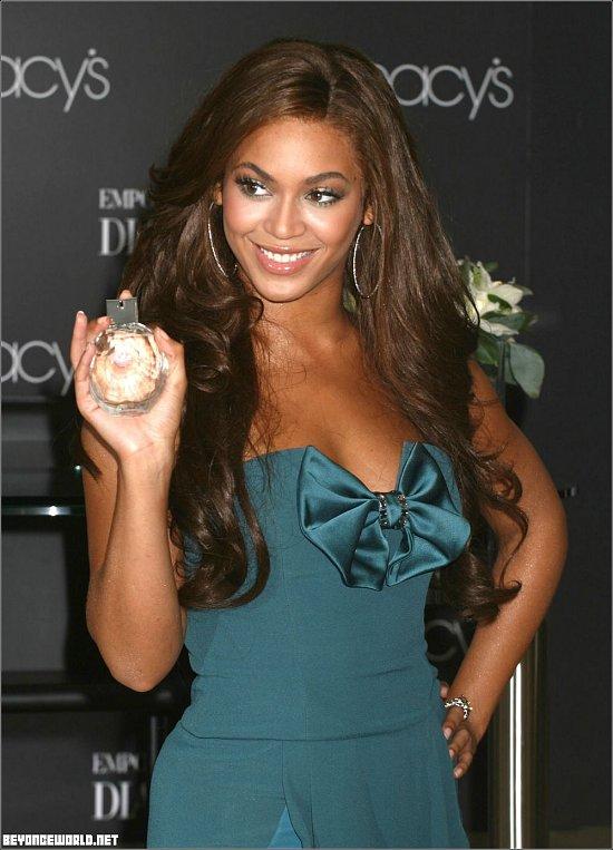 Beyonce piedalās Tomija... Autors: Sister 50 fakti par slavenībām