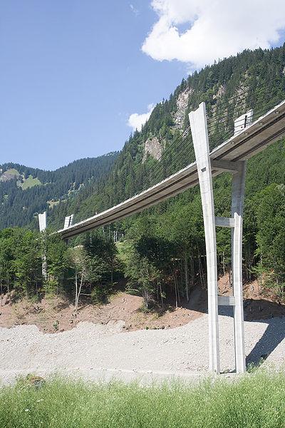 Šveicē Valē kantonā Hantera... Autors: princeSS Orģinālākie pasaules tilti.