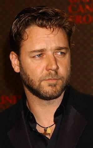 Russell Crowe Autors: gin gin Zvaigznes, kuras pieņēmušās svarā dēļ lomām.