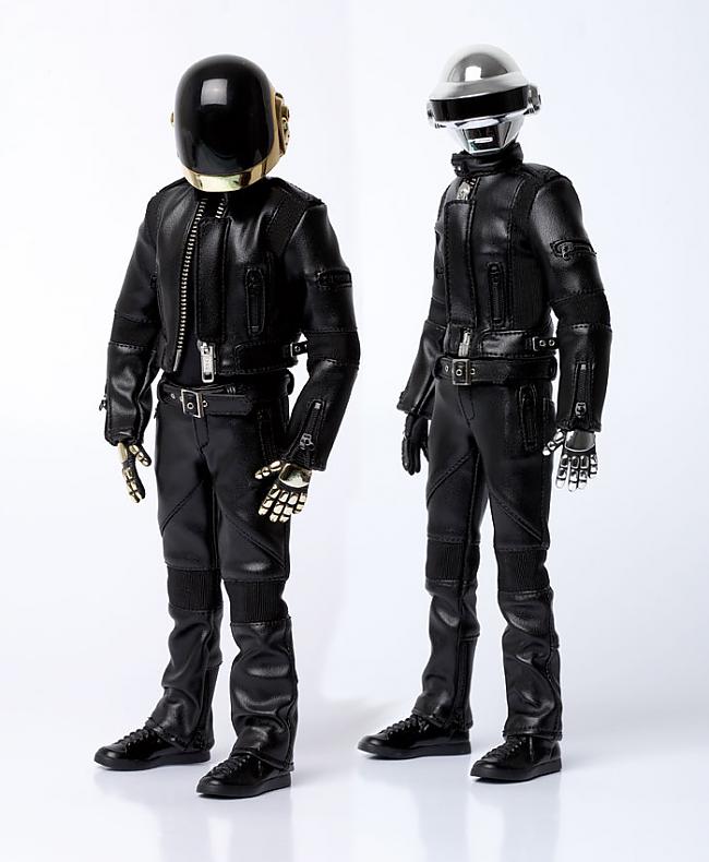  Autors: Eternal Šis un tas par Daft Punk.