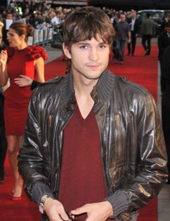  Autors: UglyPrince Ashton Kutcher