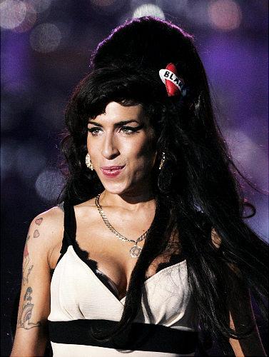 Amy Winehouseviena no... Autors: UglyPrince Slavenības,kuras pabijušas Rehabilitācijas klīnikās.