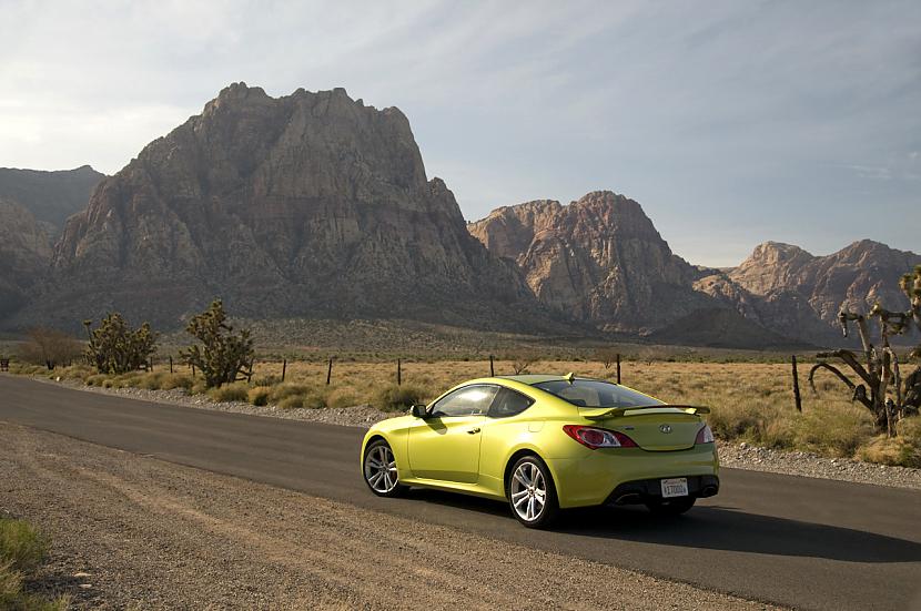 2010 Hyundai Genesis Coupe Autors: bizonis1 Autoblog's Top 100 Photographs of 2009