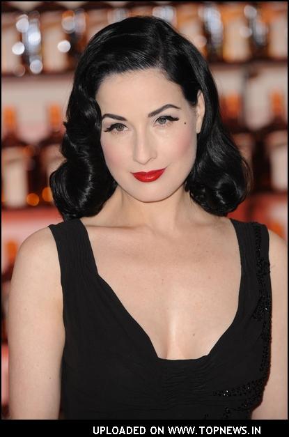  Dita Von Teese Happy New Year... Autors: UglyPrince Zvaigznes par jauno gadu!