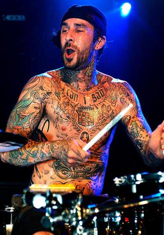 Travis Barker Bijušais... Autors: sanity slaveniibu kjermenja rotaajumi..:)