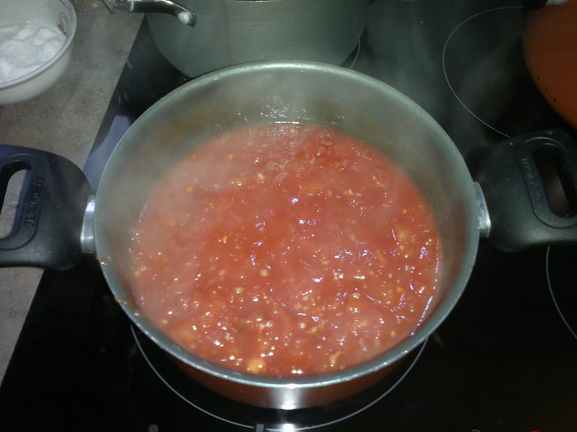 Kad tomāti nedaudz... Autors: dreamer16 Tomātu zupa ar vistu. :)