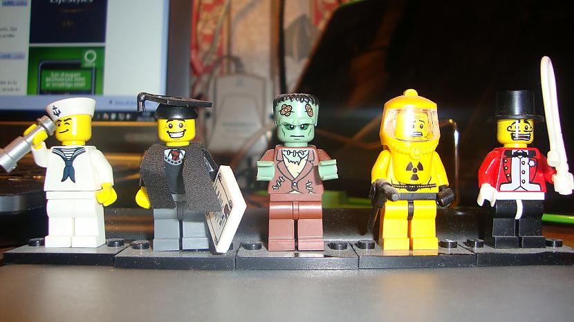  Autors: Fosilija Mani ''Lego'' cilveciņi (Minifigure