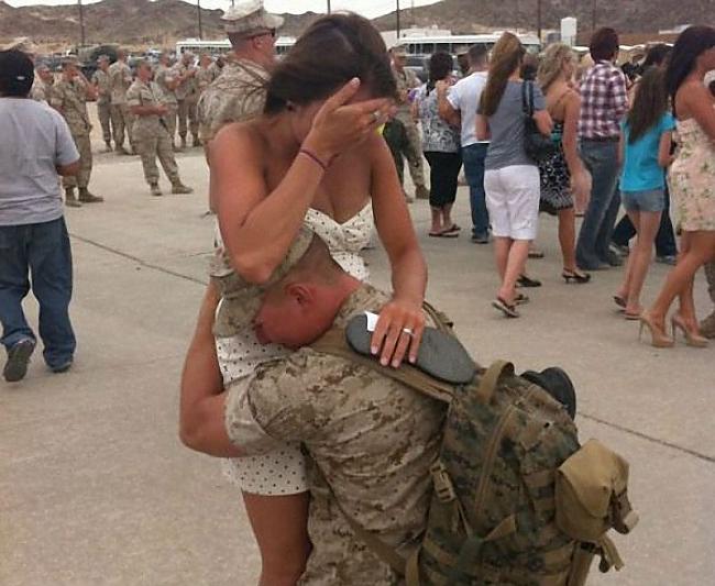 Karavīrs atvadas no sievas un... Autors: cukurdukulis FOTO, kuri OBLIGĀTI jāredz!!!