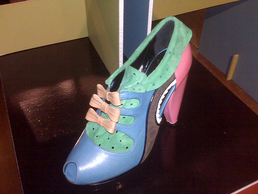  Autors: Gossip Batman Stilīgi apavi meitenēm