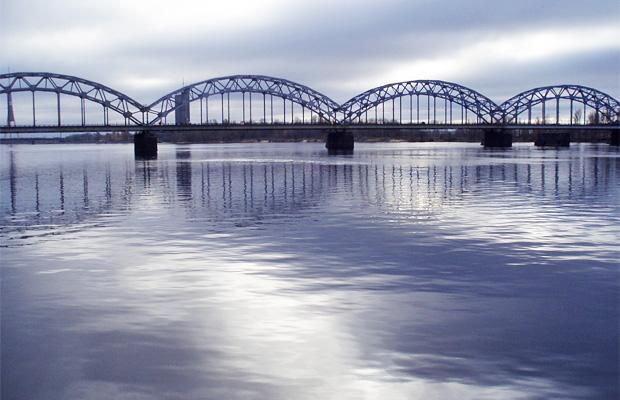 Rīga Dzelzceļa tilts pār... Autors: skipper Kas notiktu ja sabruktu Pļaviņu HES. 6