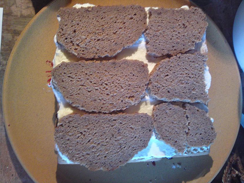 Un rupjmaize Autors: allaroundme Kārtainā cepumu torte nedaudz latviskā garā