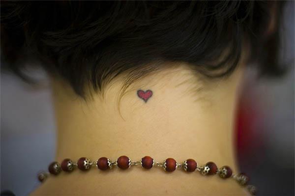 Sirsniņa kakla aizmugurē Jau... Autors: The Diāna Ideju tetovējumam?