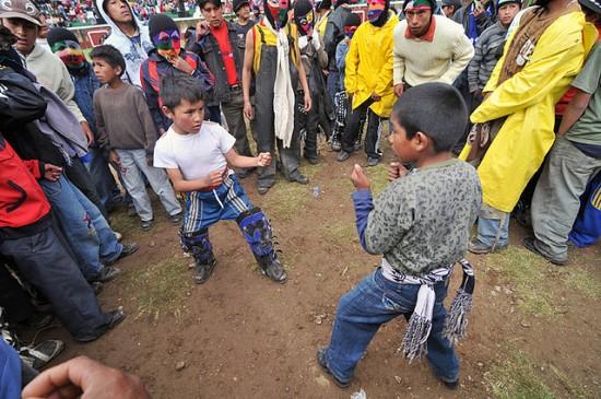  Autors: Arcarsenal Takanakuy kaušanās festivāls Peru