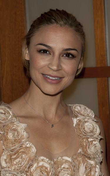  Autors: elizabeth22 Samaire Armstrong