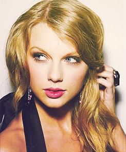  Autors: 8 Taylor Swift