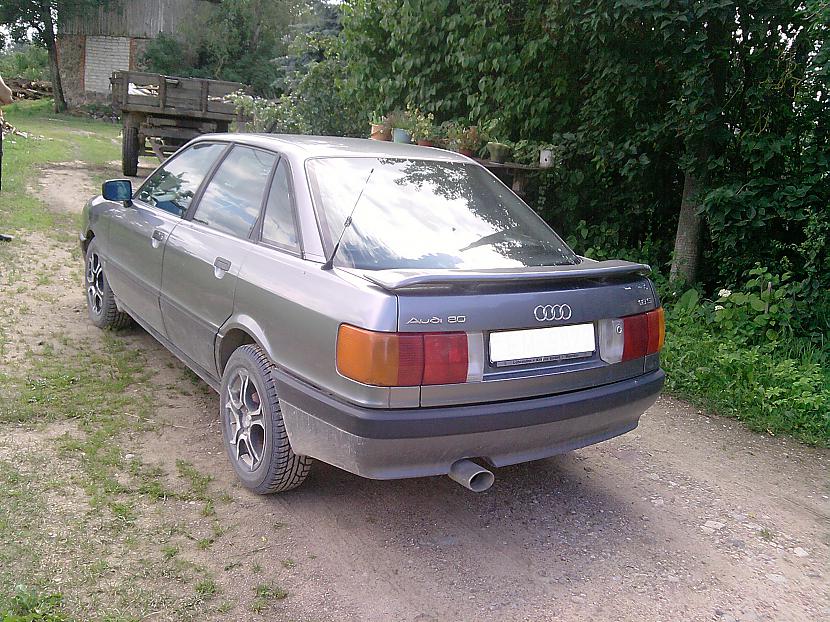 šāds nu tas auto izskatījās... Autors: Kubils Audi 80 b3