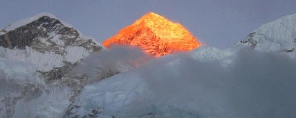 Iekarojot Everestu dzīvību... Autors: GargantijA Reiz maijā...