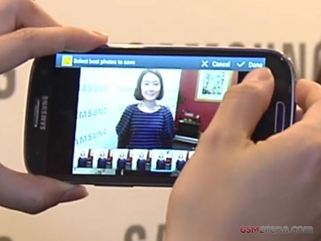 The camera features burst mode... Autors: LoWRide Samsung prezentē Galaxy S III