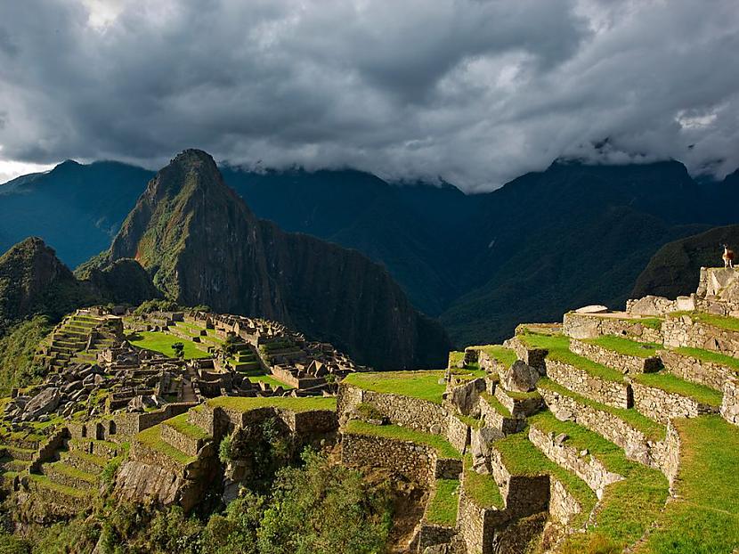 Machu Picchu Perched high in... Autors: Crop -->20<--
