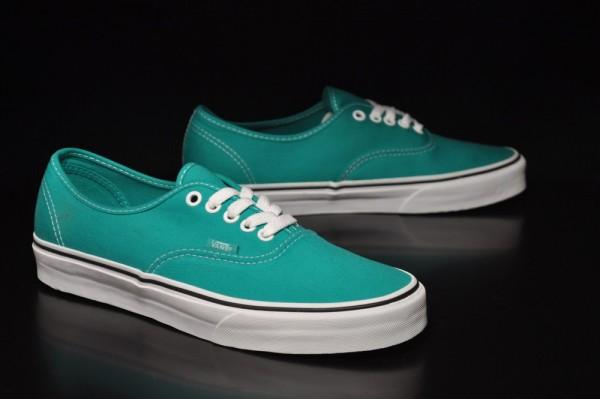  Autors: eluxxe9 Vans^^