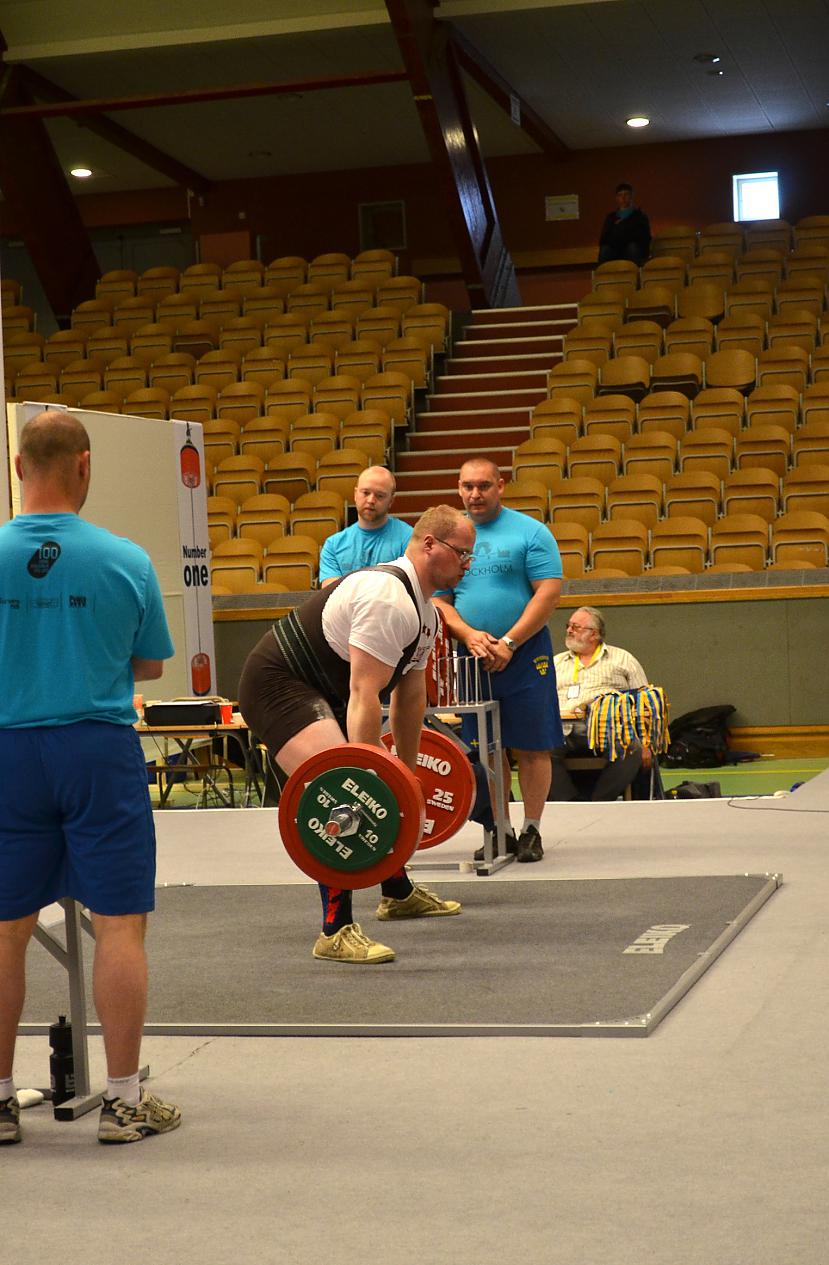  Autors: wwwsplv Pasaules Bezekipējuma Kauss Spēka Trīscīņā