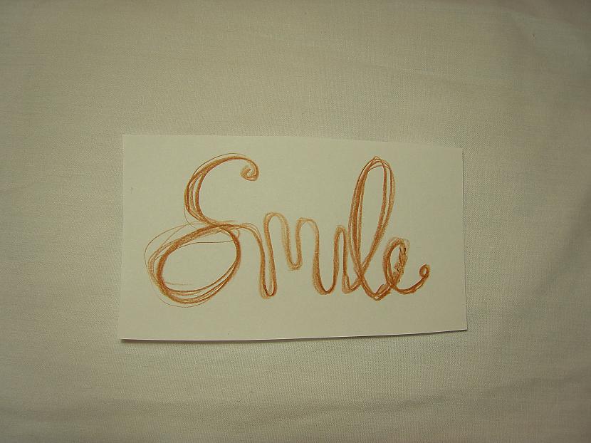 uz papīra uzzīmējam vārdu kuru... Autors: kamiitizz DIY Smile*