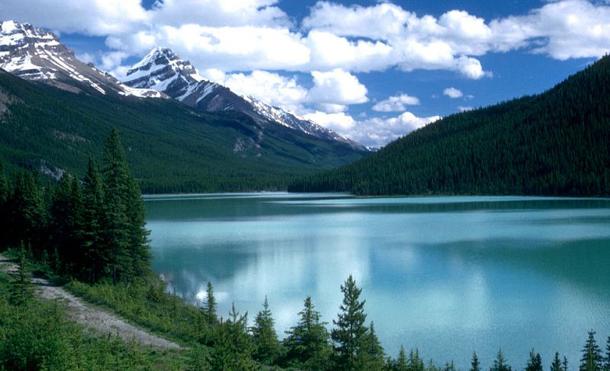 Kanāda ir ezeriem bagātākā... Autors: Mūsdienu domātājs Neticamākie fakti par valstīm!!!
