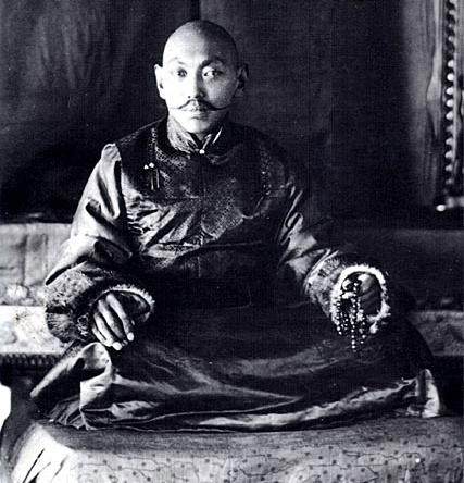1933gadā Lasā pēc 13 Tibetas... Autors: uibis Kā atrod nākošo dalailamu
