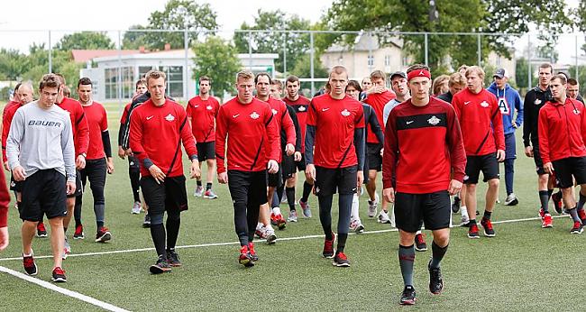  Autors: Hokeja Blogs Dinamo uzsāk treniņnometni Valmierā (Foto)