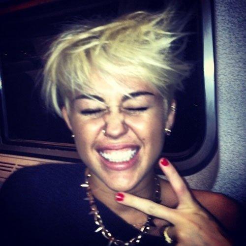  Autors: karamele21 Miley, ko tu ar sevi izdarīji!?